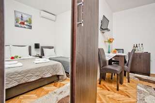 Апартаменты Apartments Obala - Katić Херцег-Нови Трехместный номер-2